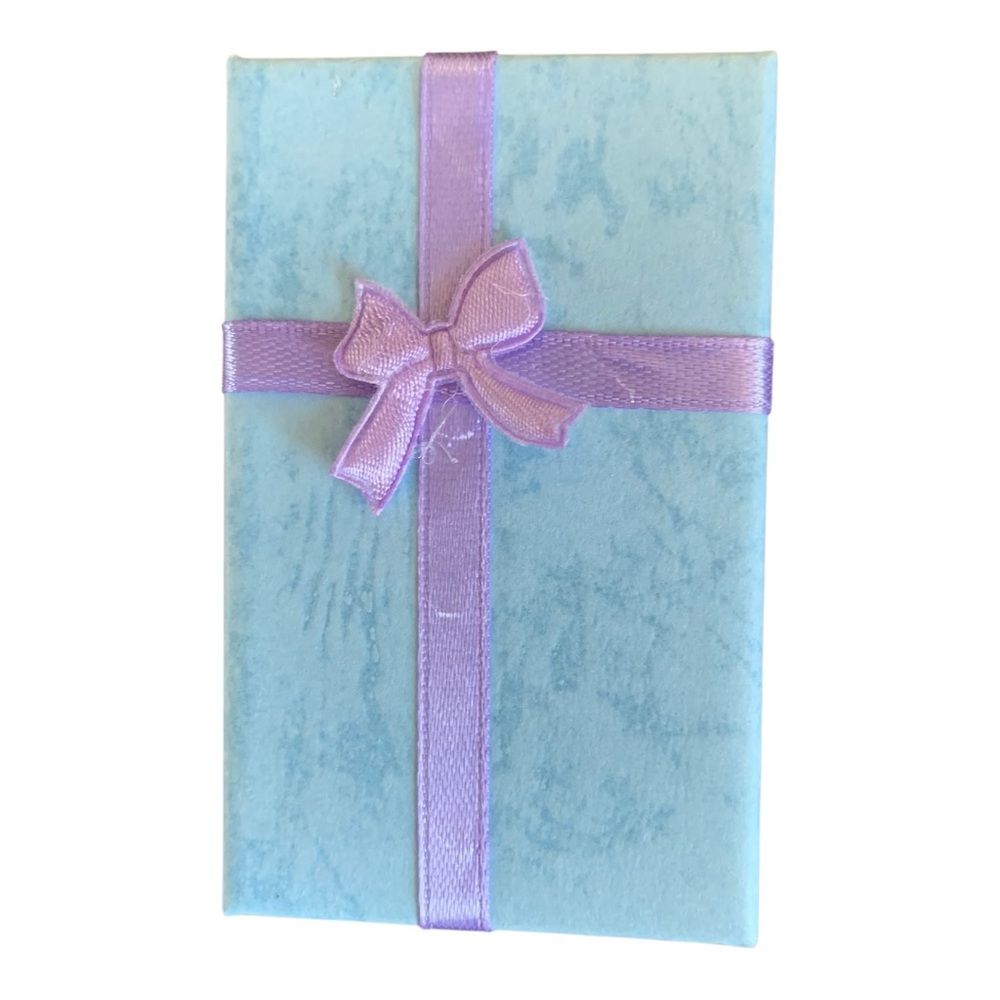 Elegant Gold and Blue Pendant Necklace - Picture 6 of 6